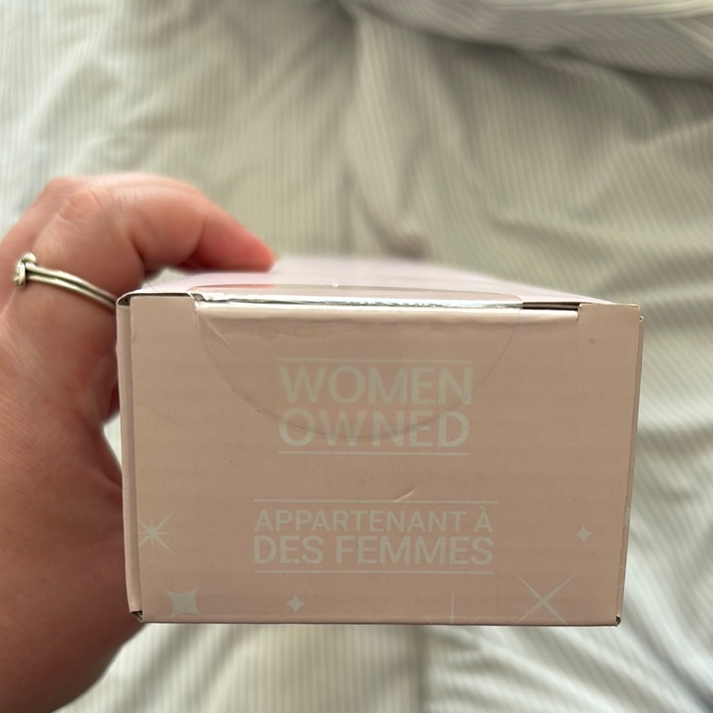 The Beachwaver Co. Pink Bath & Body Tool - Picture 2 of 3